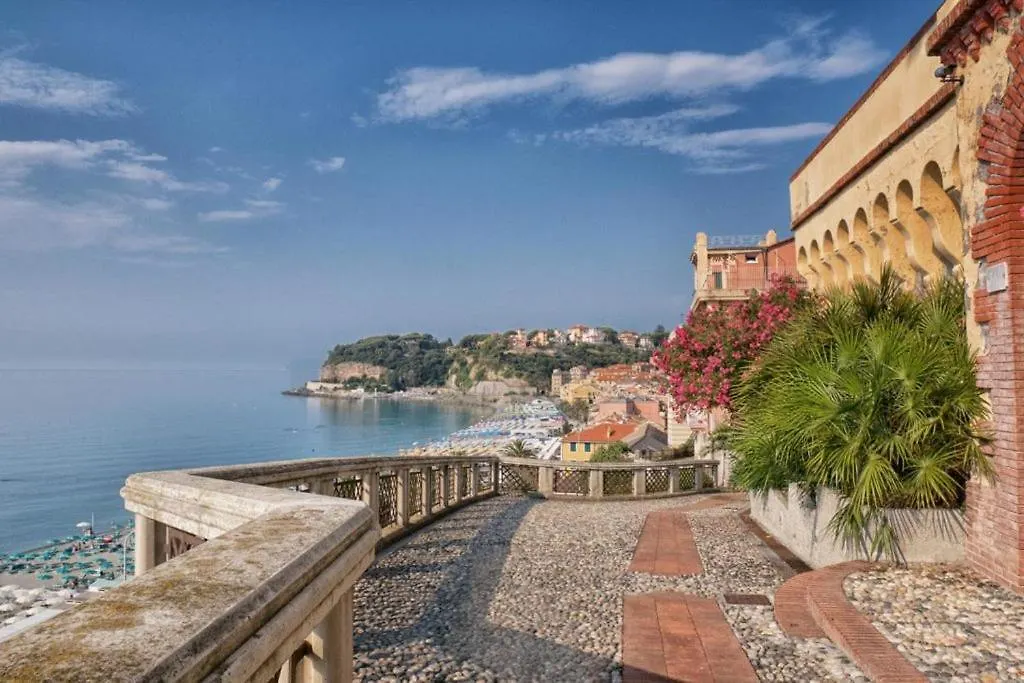 Luminoso Appartamento Al Mare Celle Ligure Apartment
